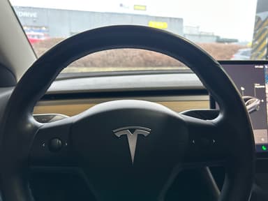 Tesla 2019 bilde 36