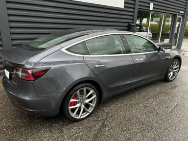 Tesla 2019 bilde 28
