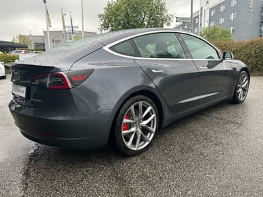 Tesla 2019 bilde 2