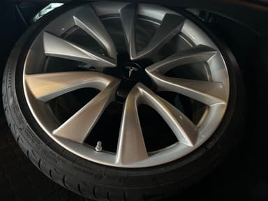 Tesla 2019 bilde 34