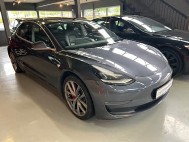 Tesla 2019 bilde 35