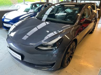 Tesla 2021 bilde 1