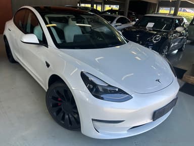 Tesla 2021 bilde 1