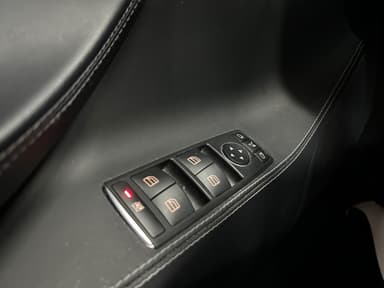 Tesla 2017 bilde 42