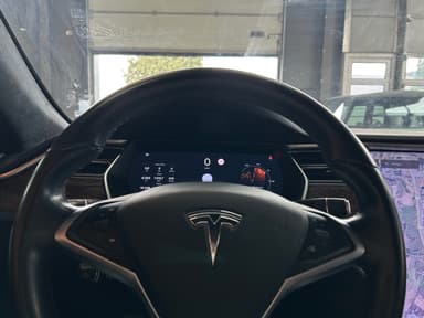 Tesla 2017 bilde 17