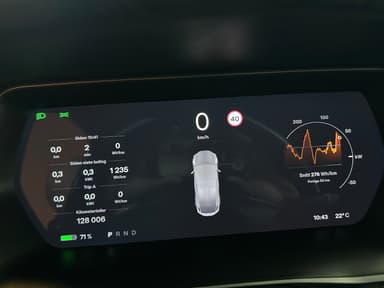 Tesla 2017 bilde 16