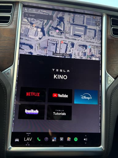 Tesla 2017 bilde 43