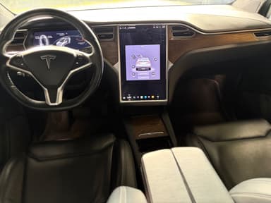 Tesla 2017 bilde 18