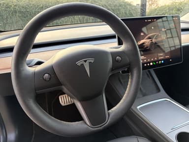 Tesla 2022 bilde 25