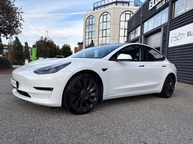 Tesla 2022 bilde 40