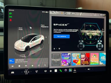 Tesla 2022 bilde 38