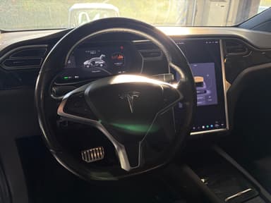 Tesla 2017 bilde 26