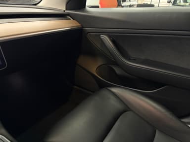 Tesla 2021 bilde 30