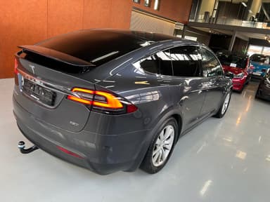 Tesla 2018 bilde 2