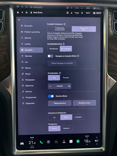 Tesla 2017 bilde 33