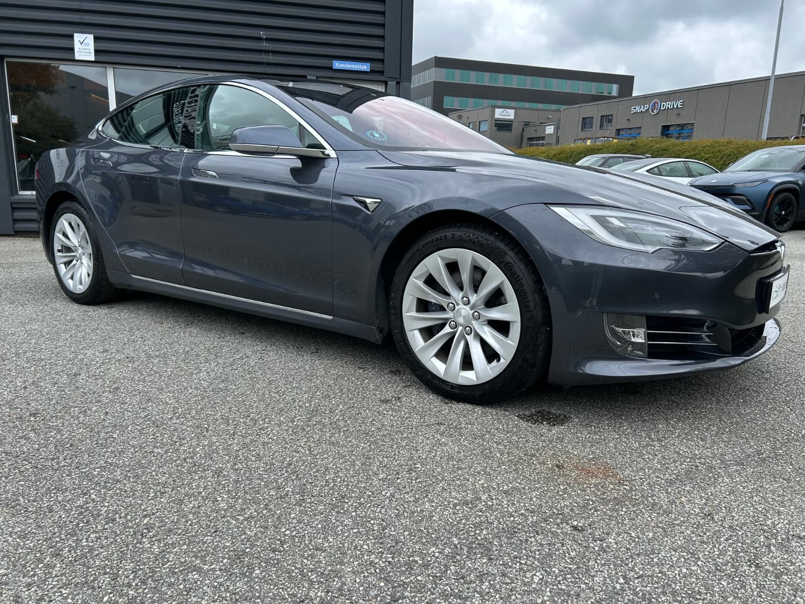 Tesla 2017 0